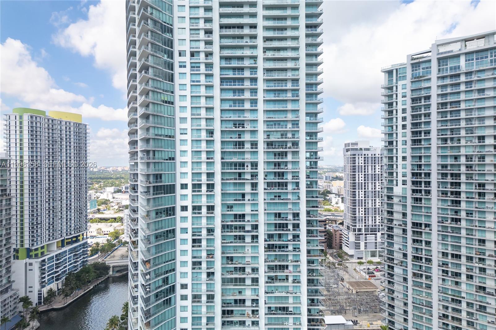 MINT CONDO - Residential
