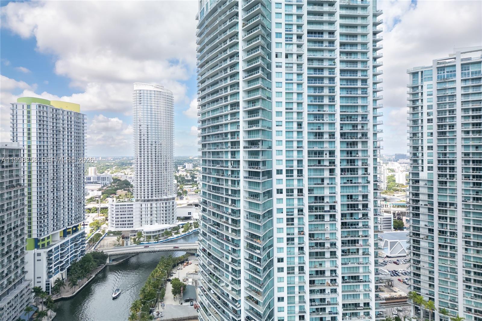 MINT CONDO - Residential