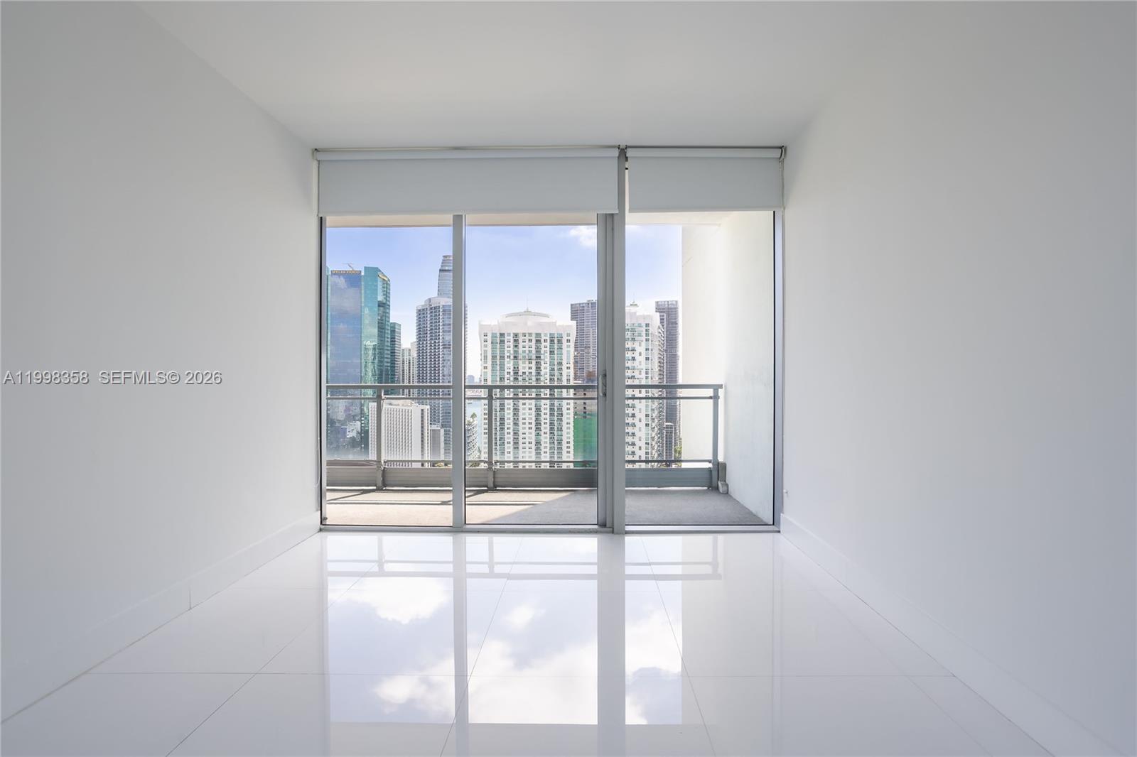 MINT CONDO - Residential