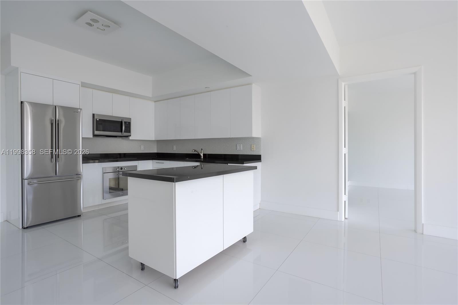 MINT CONDO - Residential