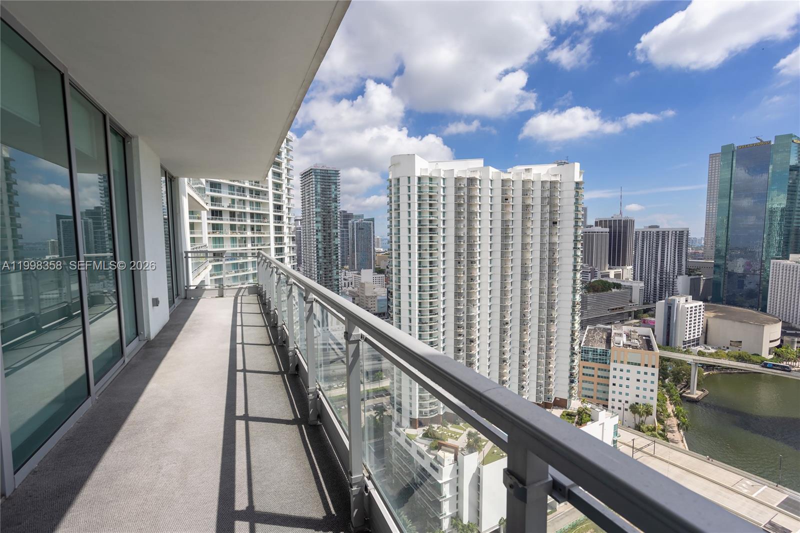 MINT CONDO - Residential