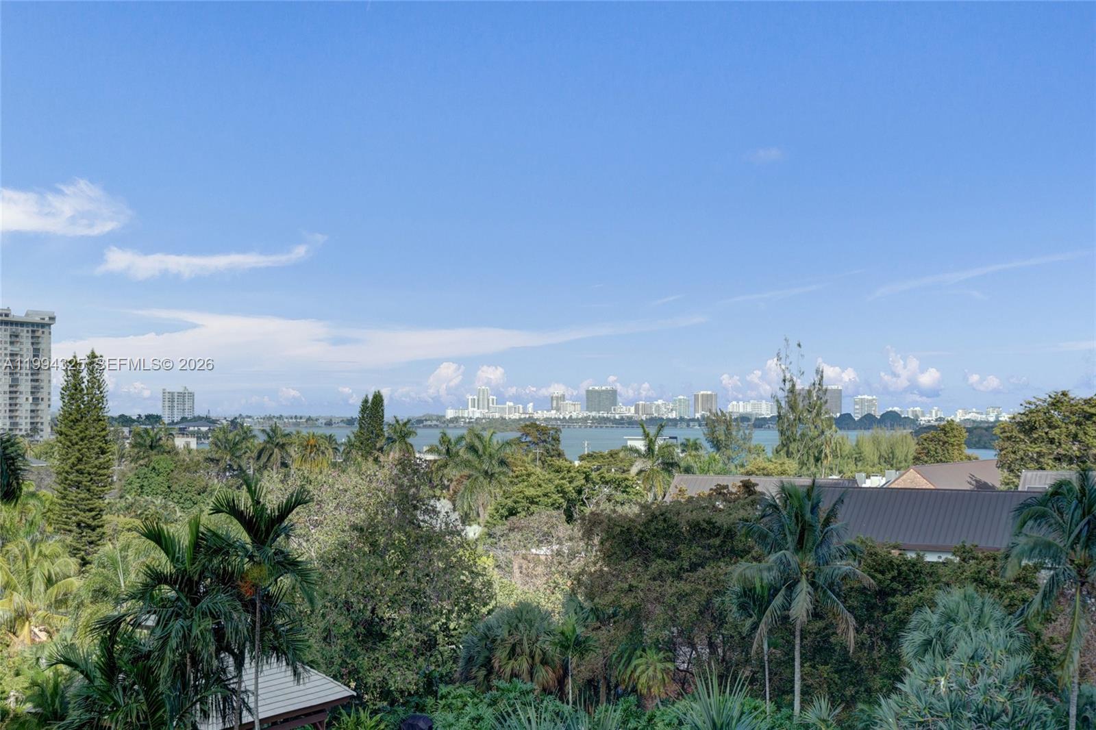 TOWERS OF QUAYSIDE CONDO - Residential
