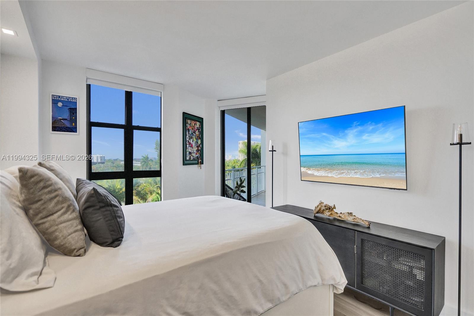 TOWERS OF QUAYSIDE CONDO - Residential