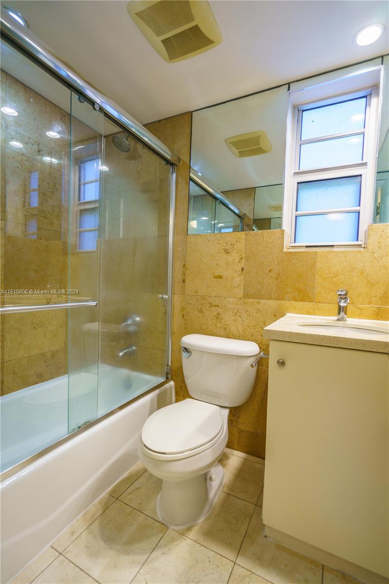 FLAMINGO TERR ADDN - Residential Lease