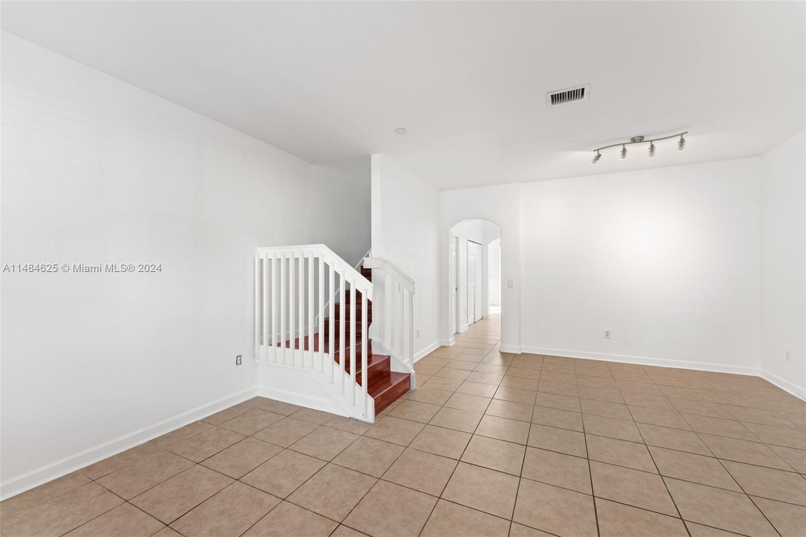 VILLAS AT NAUTICA THREE C - Residential