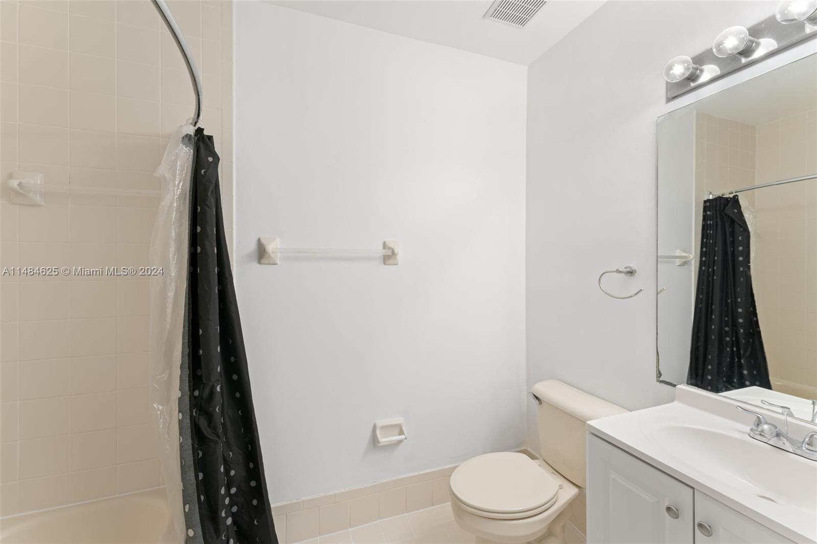 VILLAS AT NAUTICA THREE C - Residential