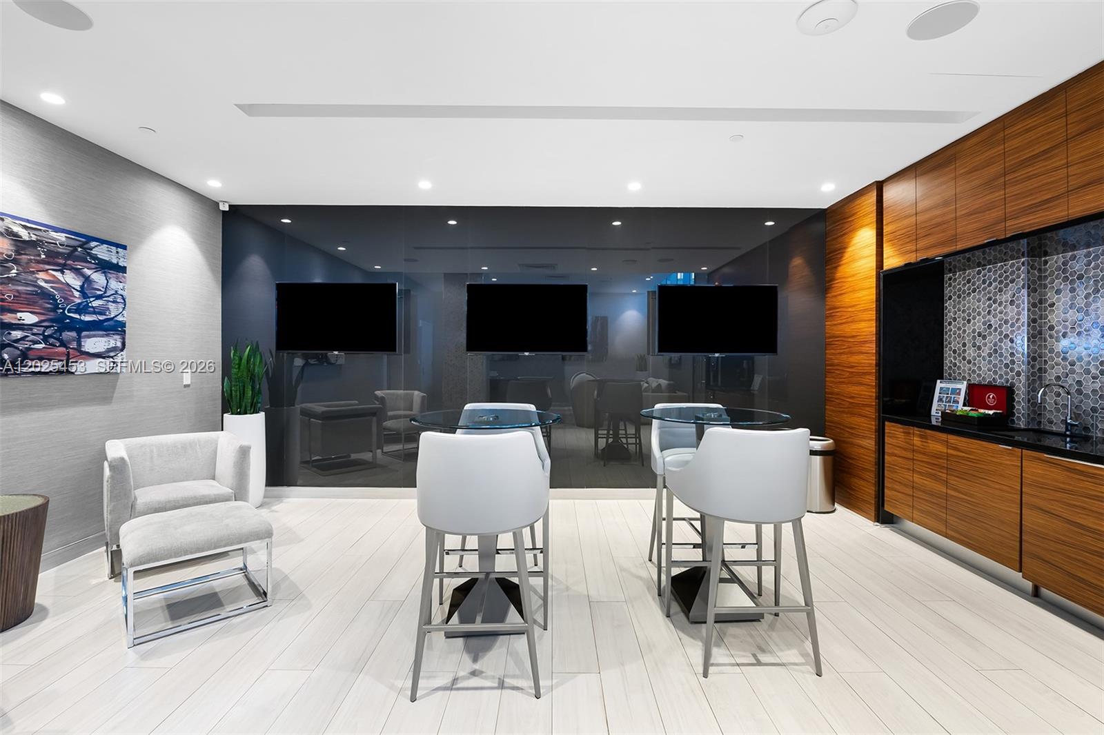 PARAMOUNT FT LAUDERDALE C - Residential Lease