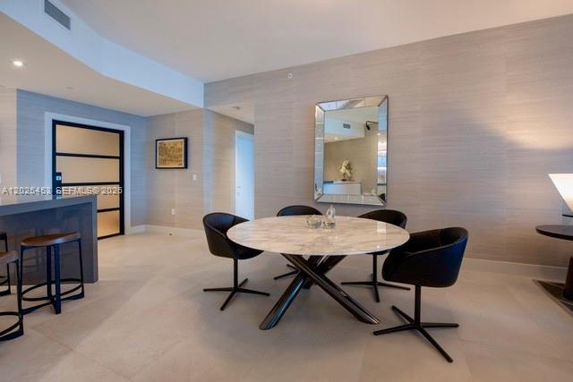PARAMOUNT FT LAUDERDALE C - Residential Lease