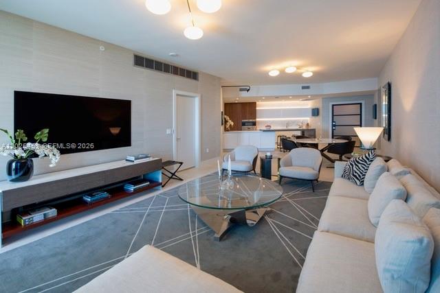 PARAMOUNT FT LAUDERDALE C - Residential Lease