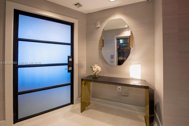 PARAMOUNT FT LAUDERDALE C - Residential Lease