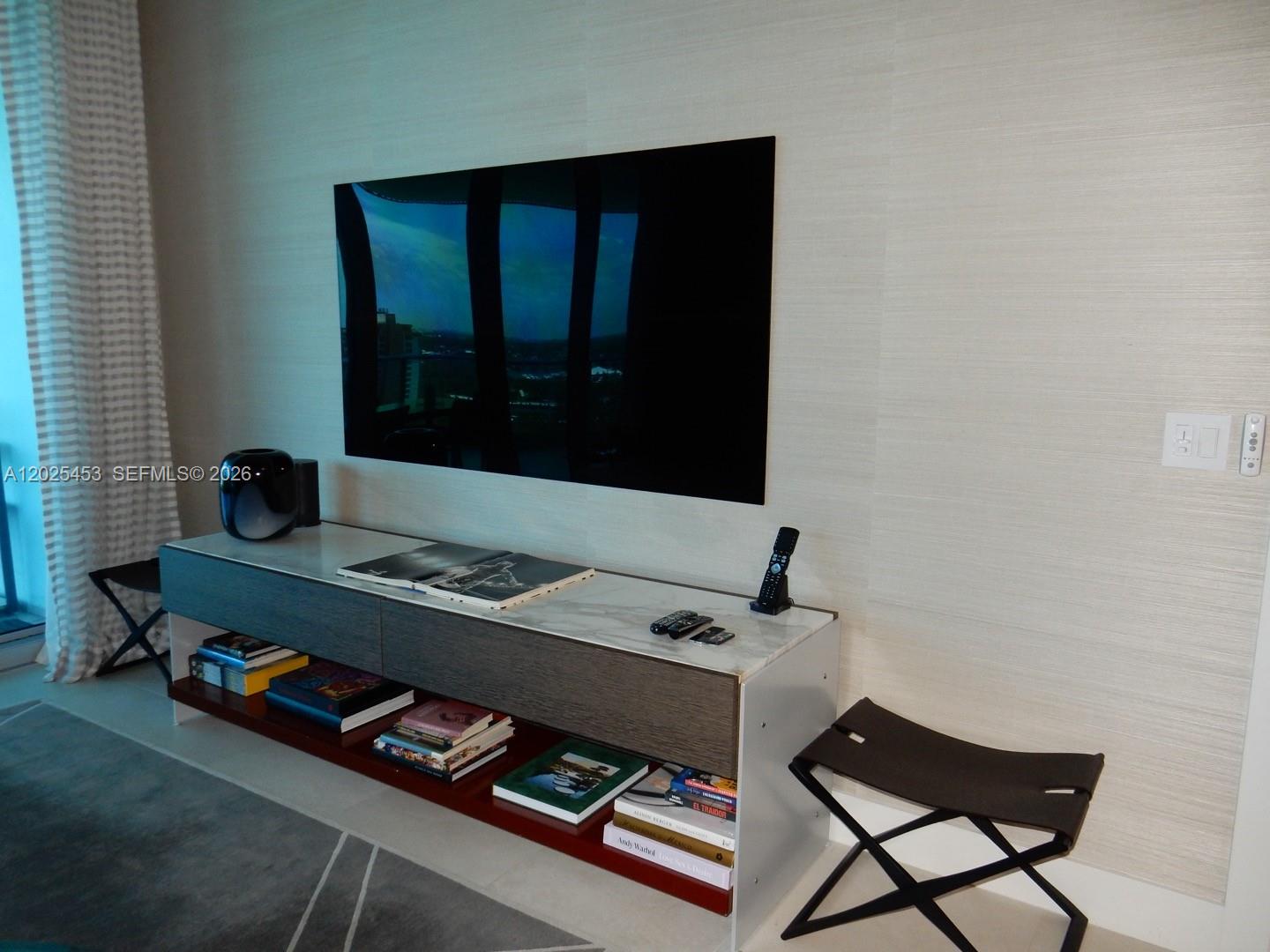 PARAMOUNT FT LAUDERDALE C - Residential Lease