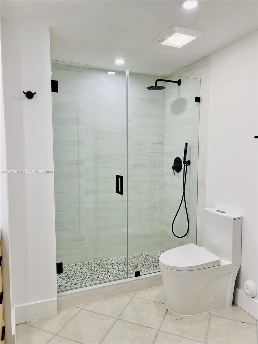 CORAL PLAZA OF MIAMI COND - Residential Lease