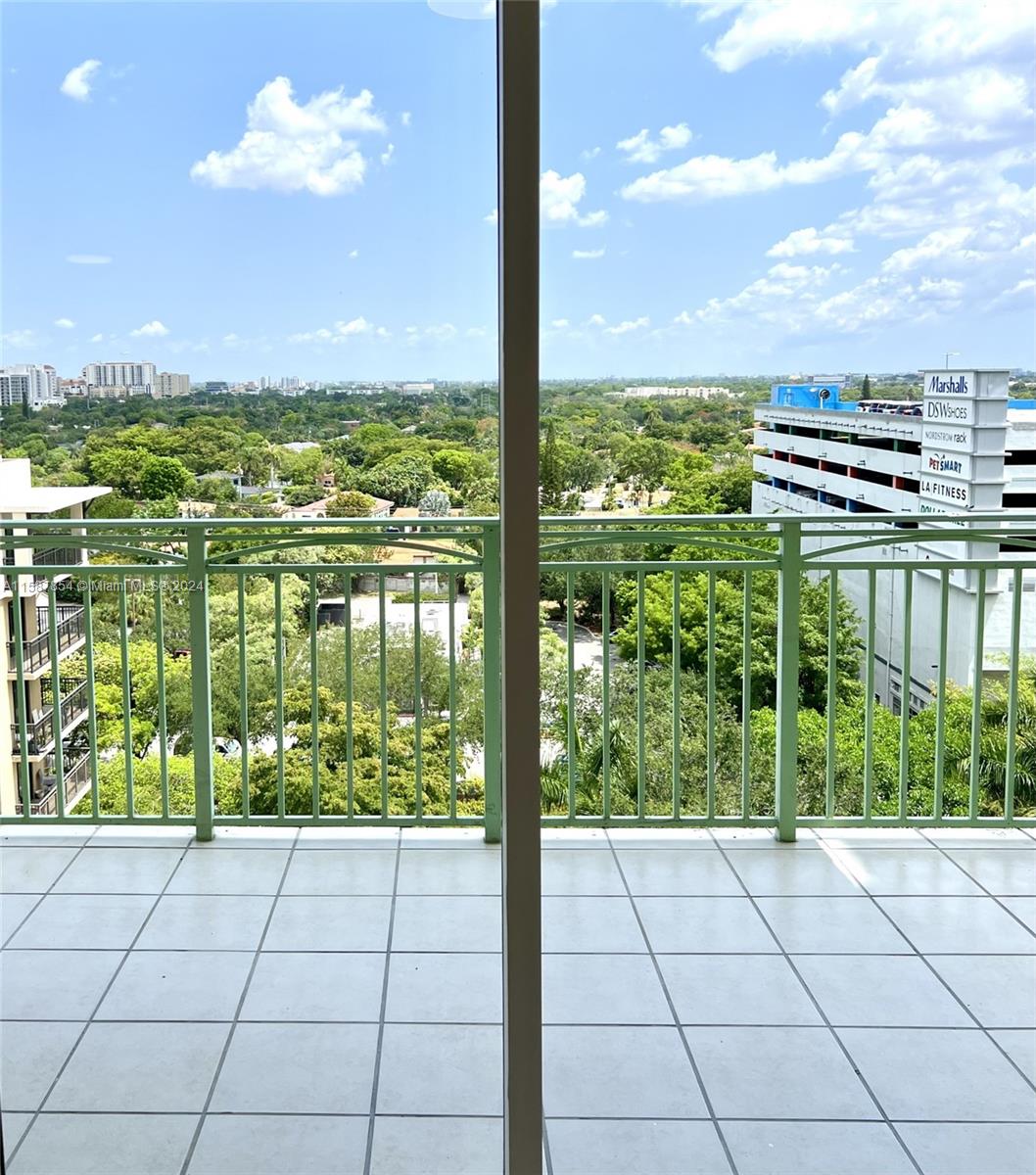 CORAL PLAZA OF MIAMI COND - Residential Lease