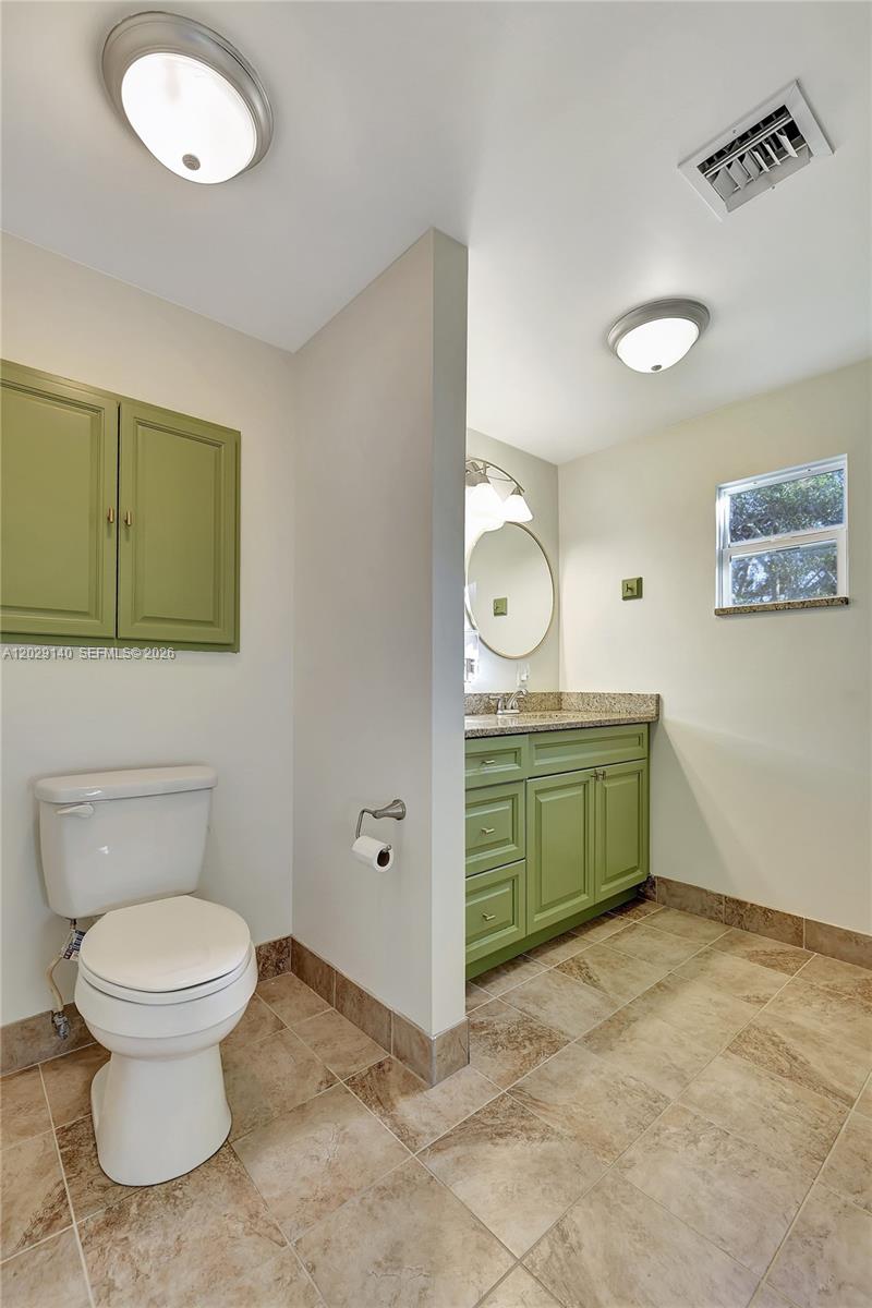 TRESSLERS TWIN LAKES UNRE - Residential Lease