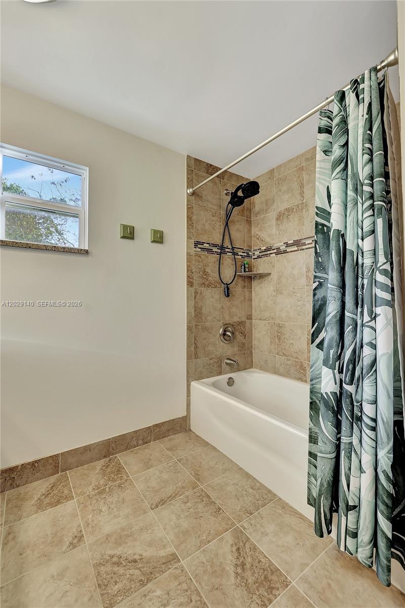TRESSLERS TWIN LAKES UNRE - Residential Lease