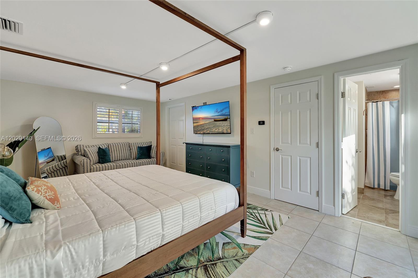 TRESSLERS TWIN LAKES UNRE - Residential Lease