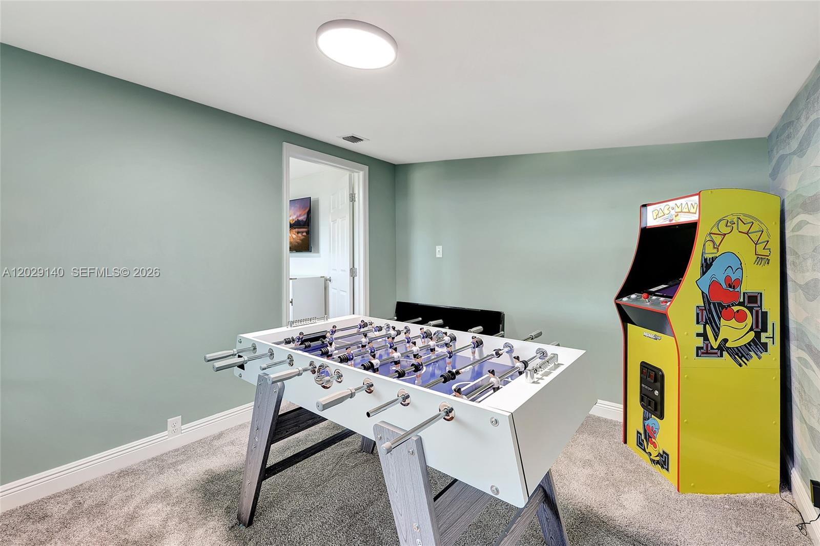 TRESSLERS TWIN LAKES UNRE - Residential Lease