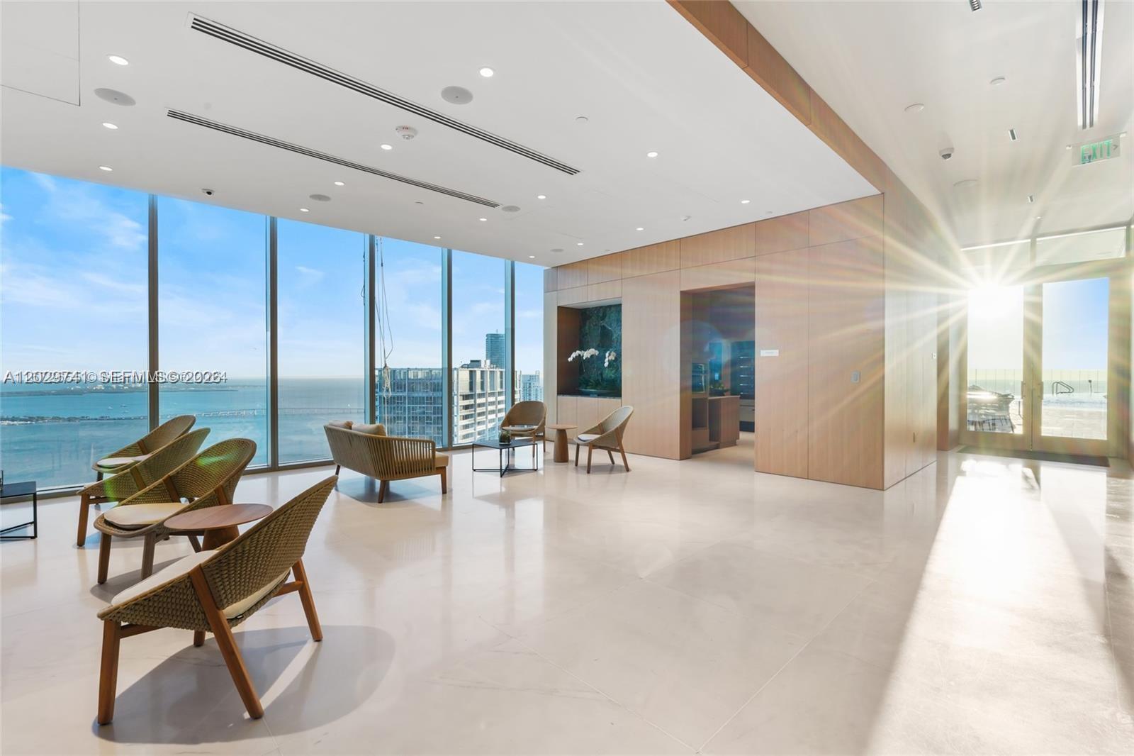 ASTON MARTIN RESIDENCES - Residential