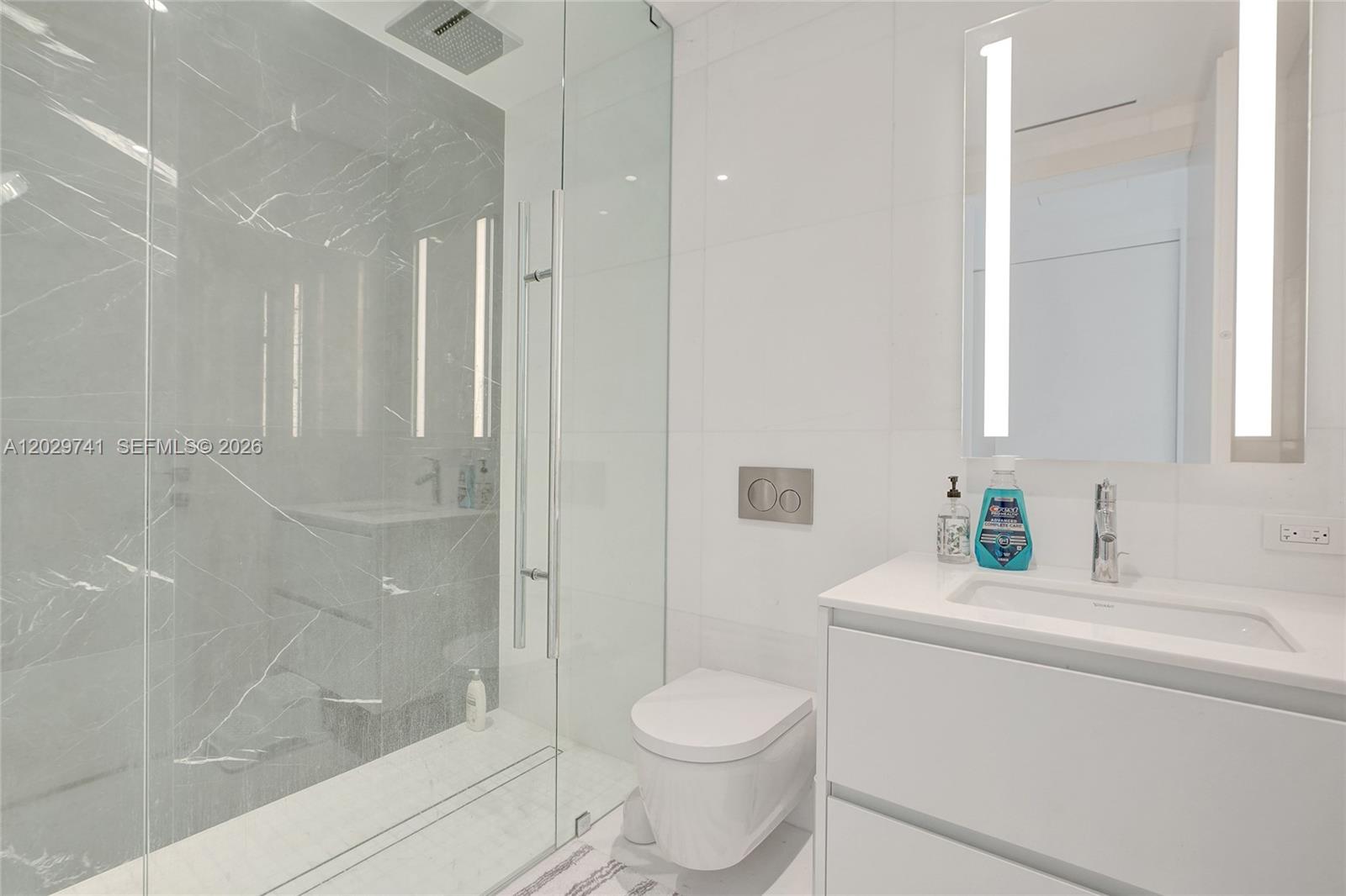 ASTON MARTIN RESIDENCES - Residential