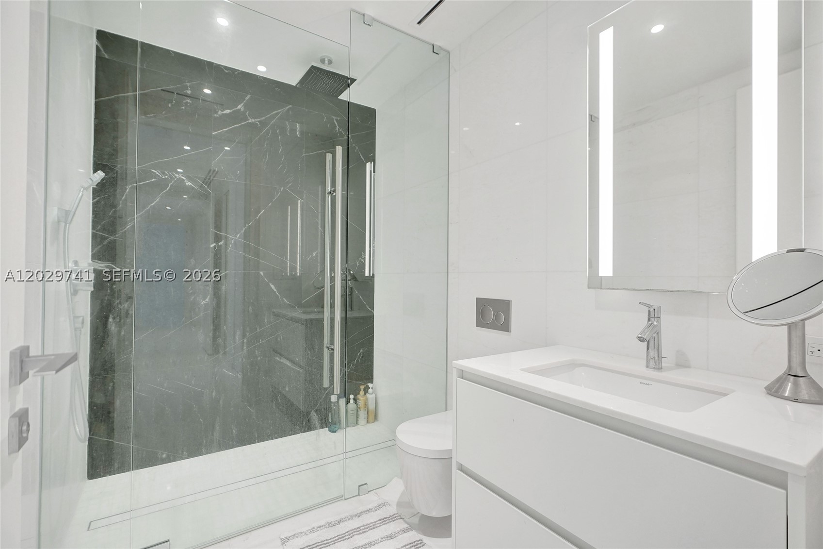 ASTON MARTIN RESIDENCES - Residential