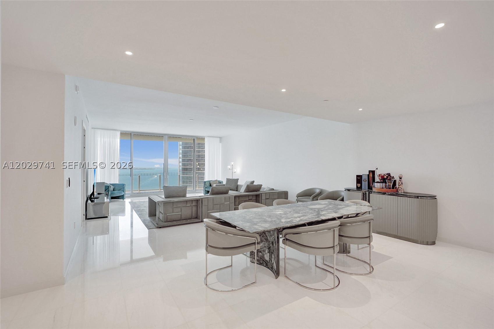 ASTON MARTIN RESIDENCES - Residential