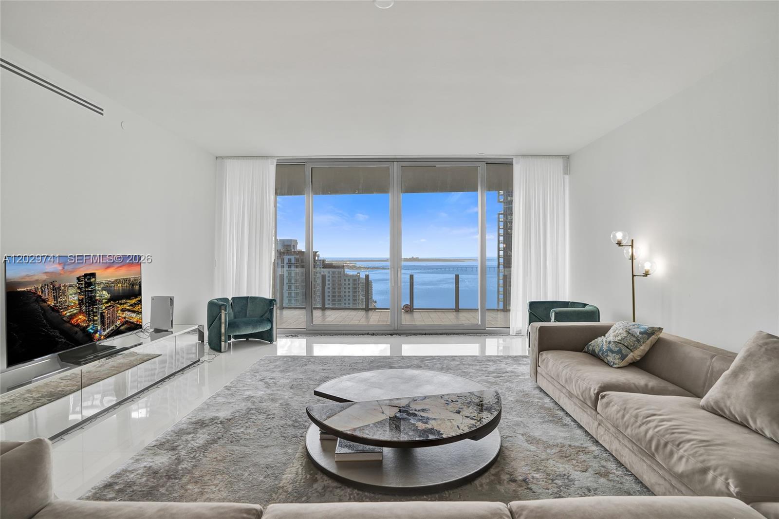 ASTON MARTIN RESIDENCES - Residential