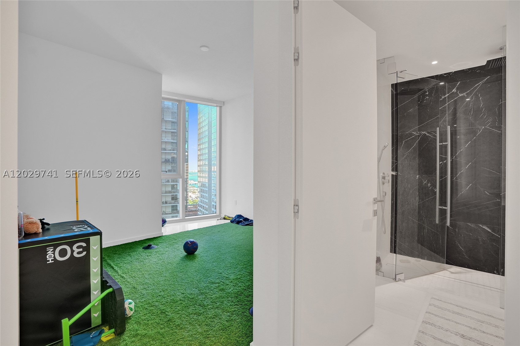 ASTON MARTIN RESIDENCES - Residential