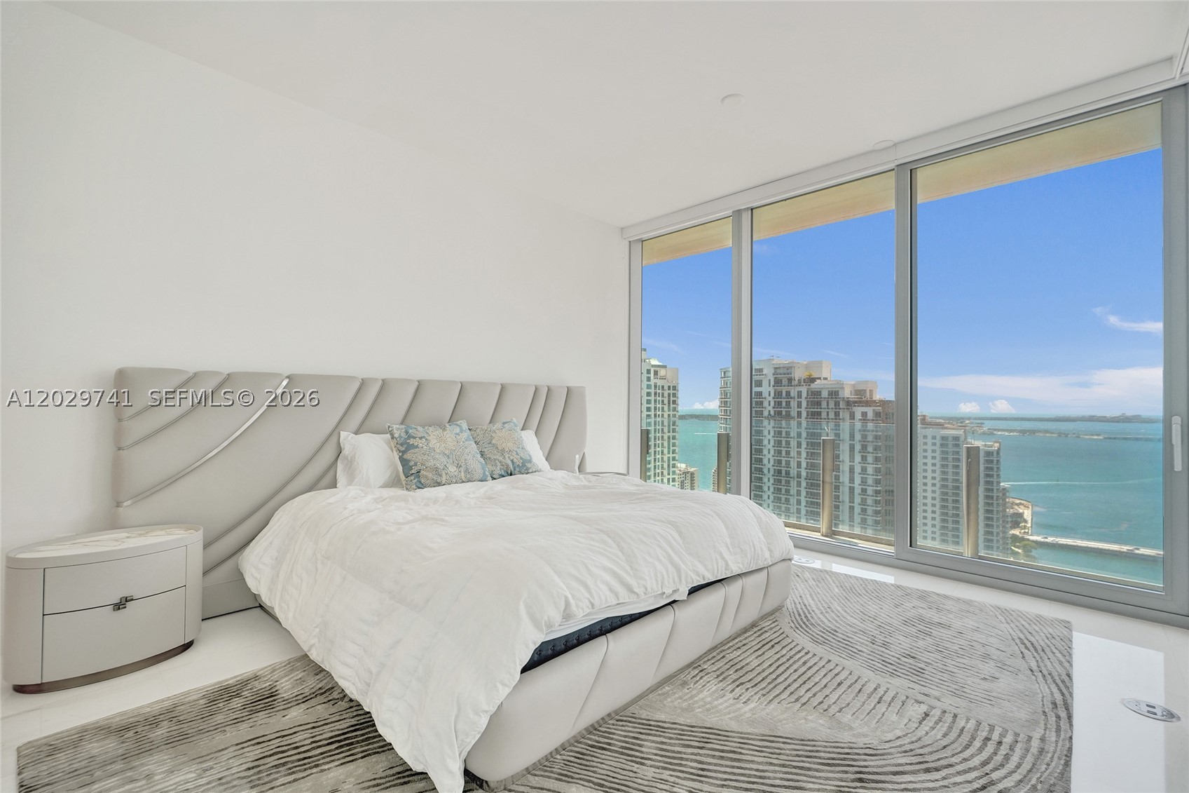 ASTON MARTIN RESIDENCES - Residential