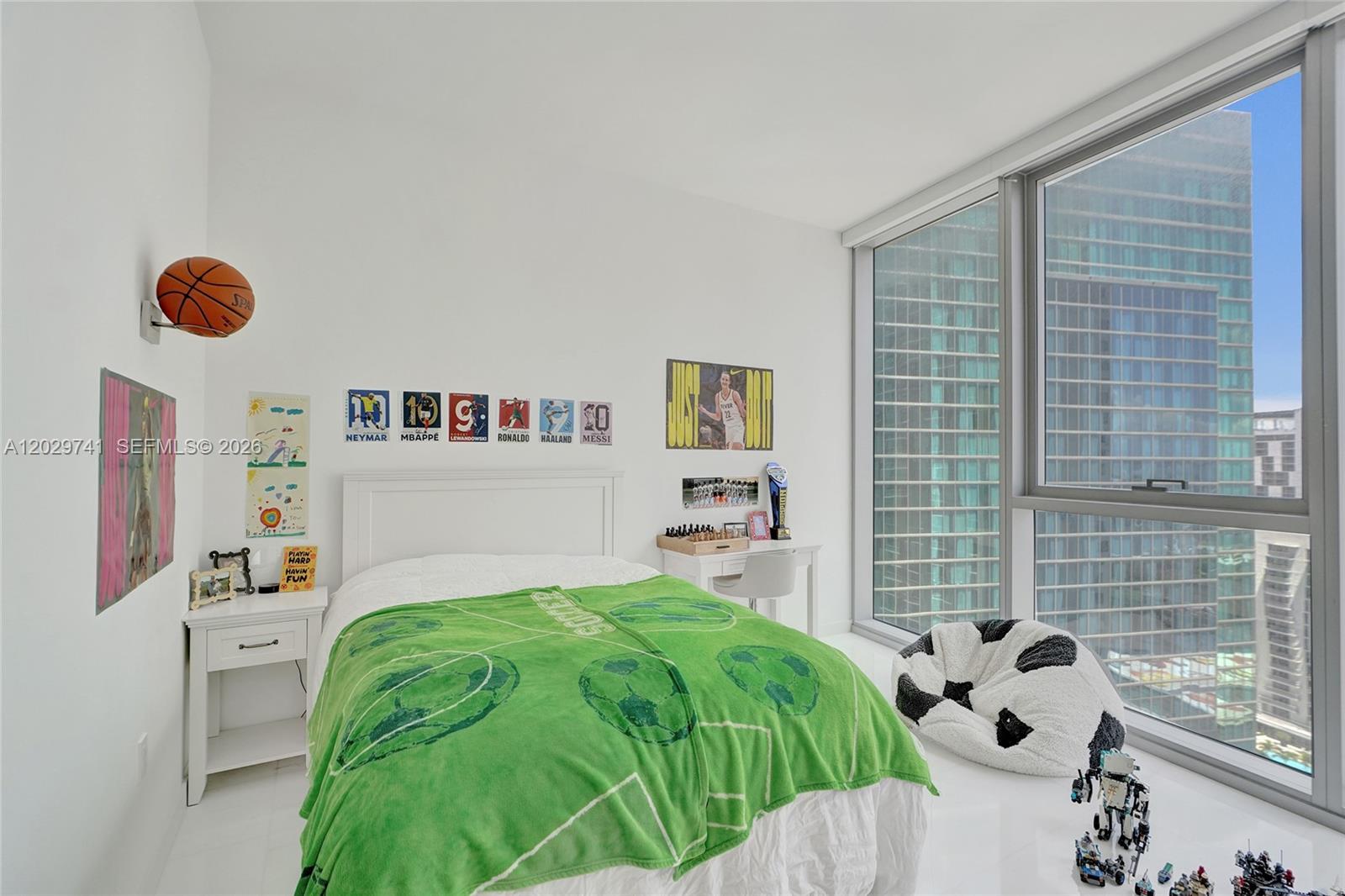 ASTON MARTIN RESIDENCES - Residential