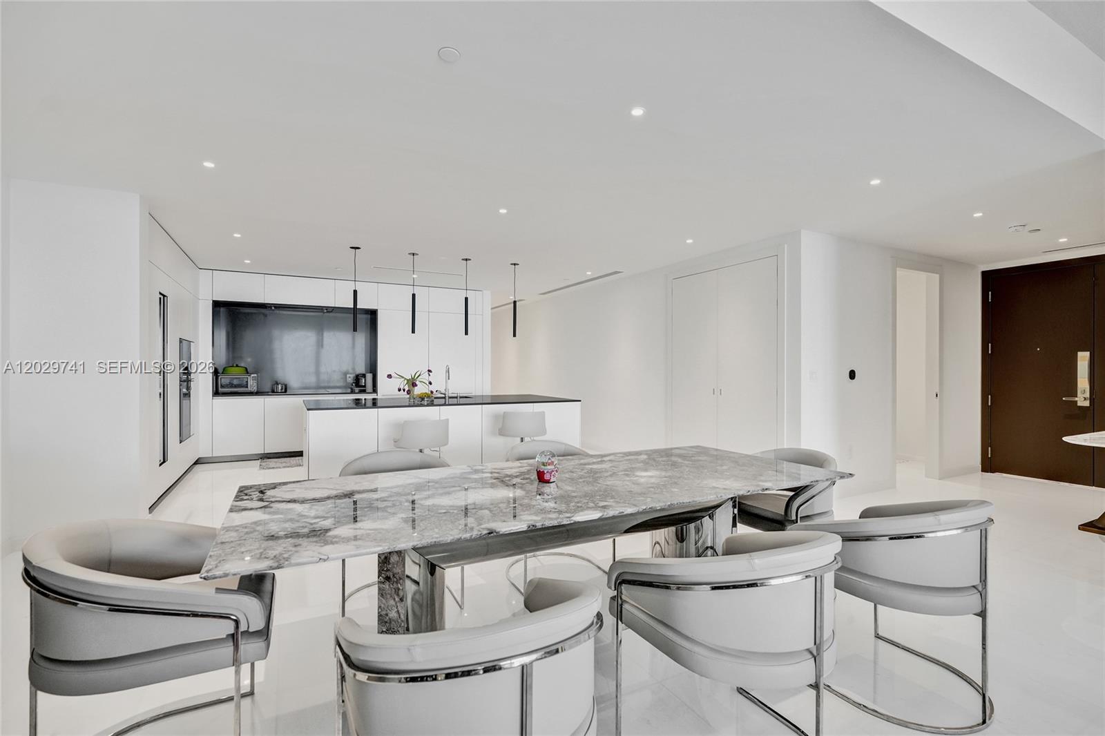 ASTON MARTIN RESIDENCES - Residential