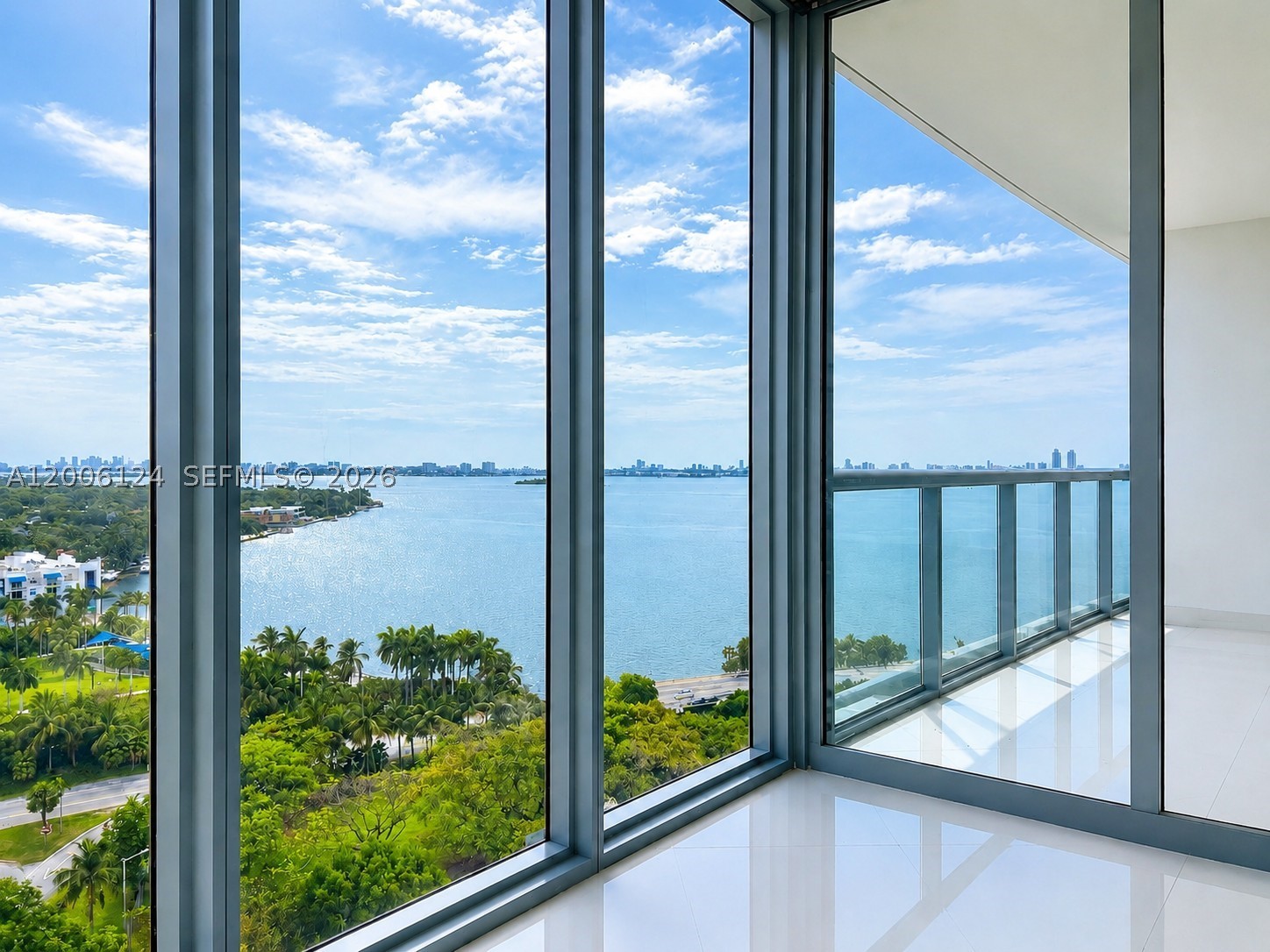 BLUE CONDO - Residential