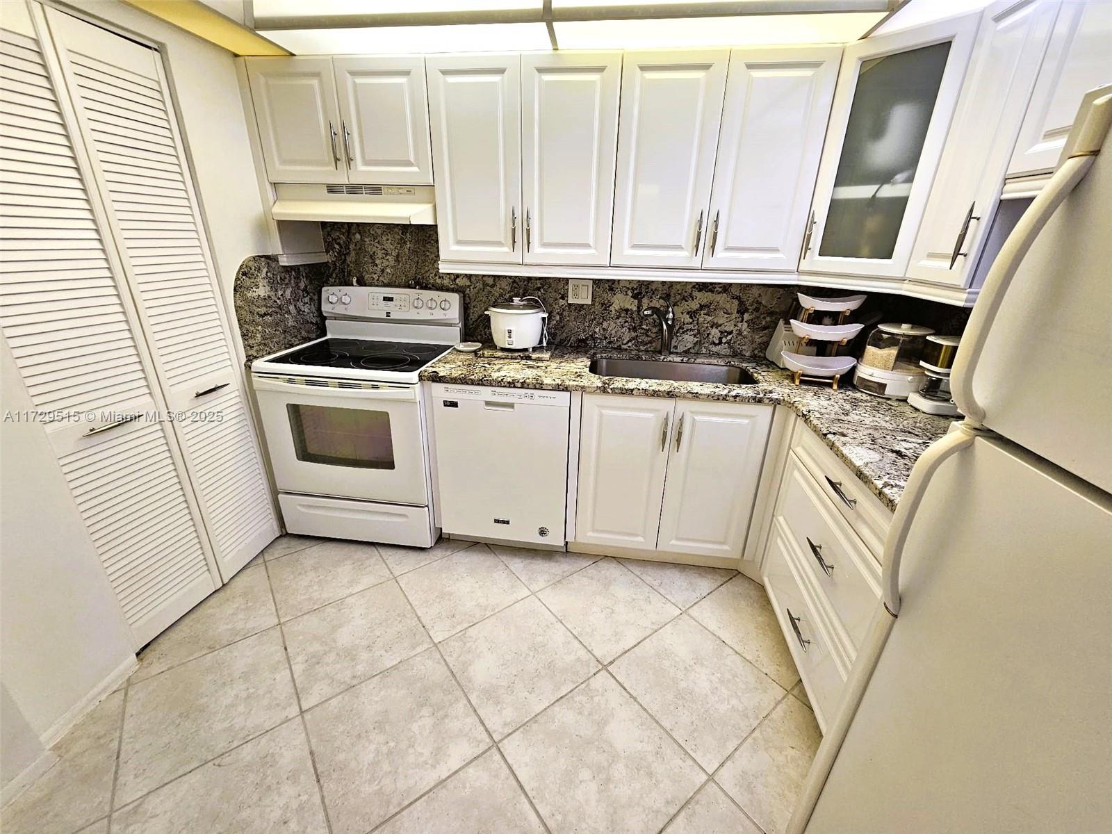 VERSAILLES GARDENS CONDO - Residential Lease
