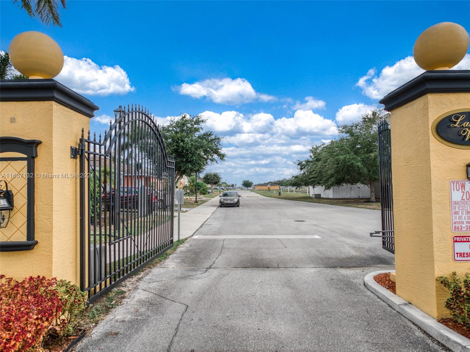 Las Villas at Kenilworth - Residential