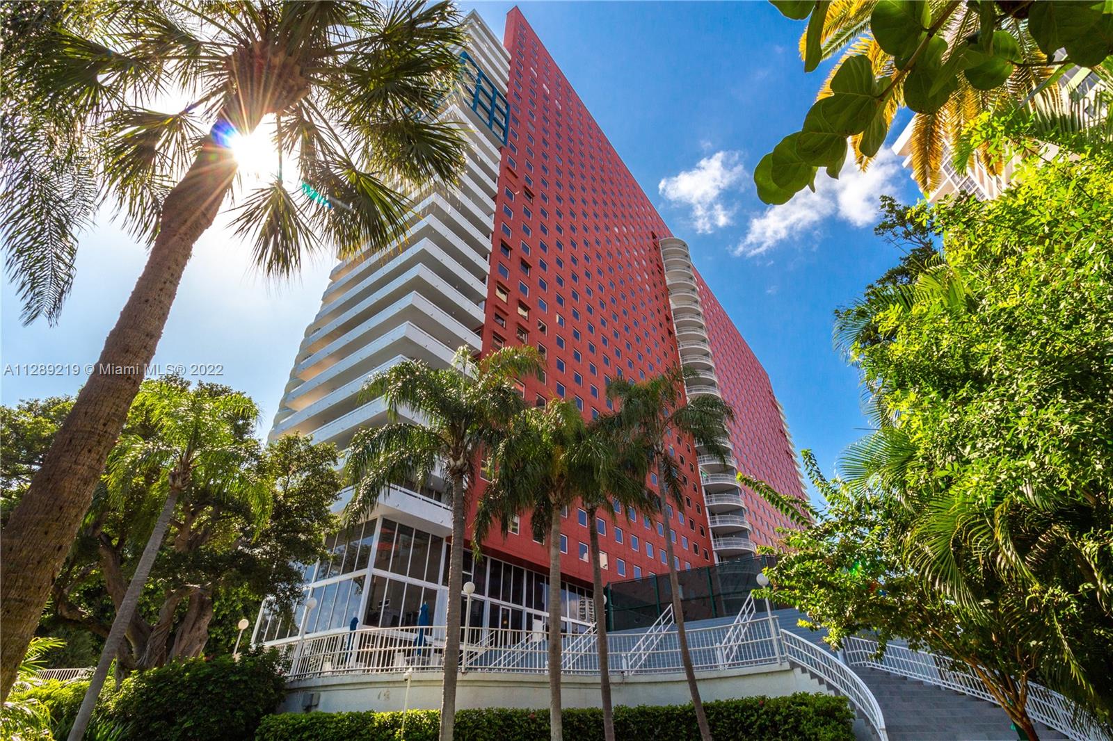 PLEASE DO NOT MISS THIS OPPORTUNITY AT THE AMENITY RICH IMPERIAL!! CONVENIENTLY LOCATED ON THE BAY WITH AN INCREDIBLE VIEW OF BISCAYNE BAY AS WELL AS BRICKELL CITY-CLOSE TO EVERYTHING BRICKELL HAS TO OFFER-CLOSE TO ALL MAJOR ROADWAYS, COCONUT GROVE, CORAL GABLES, MIAMI INT AIRPORT-THE IMPERIAL IS A WELL MANAGED BUILDING IN THE HEART OF BRICKELL-AMENITIES INCLUDE VALET PARKING, POOL, JACUZZI, GYM, TENNIS, BBQ AREA, WI-FI-CABLE W/HBO-24 HOUR FRONT DESK AND SECURITY-GUARD GATE. THIS SPLIT 2/2.5 HAS 1316 SQFT AND A LARGE BALCONY THAT SPANS THE ENTIRE UNIT AND IS ACCESSIBLE FROM EVERY ROOM. BRIGHT AND SPACIOUS WITH A SOUTHERN EXPOSURE-WET BAR-CERAMIC TILE FLOORS-NEWER AC/HOT WATER HEATER-ALL CURRENT ASSESSMENTS ARE PAID IN FULL-PLEASE CALL FOR DETAILS