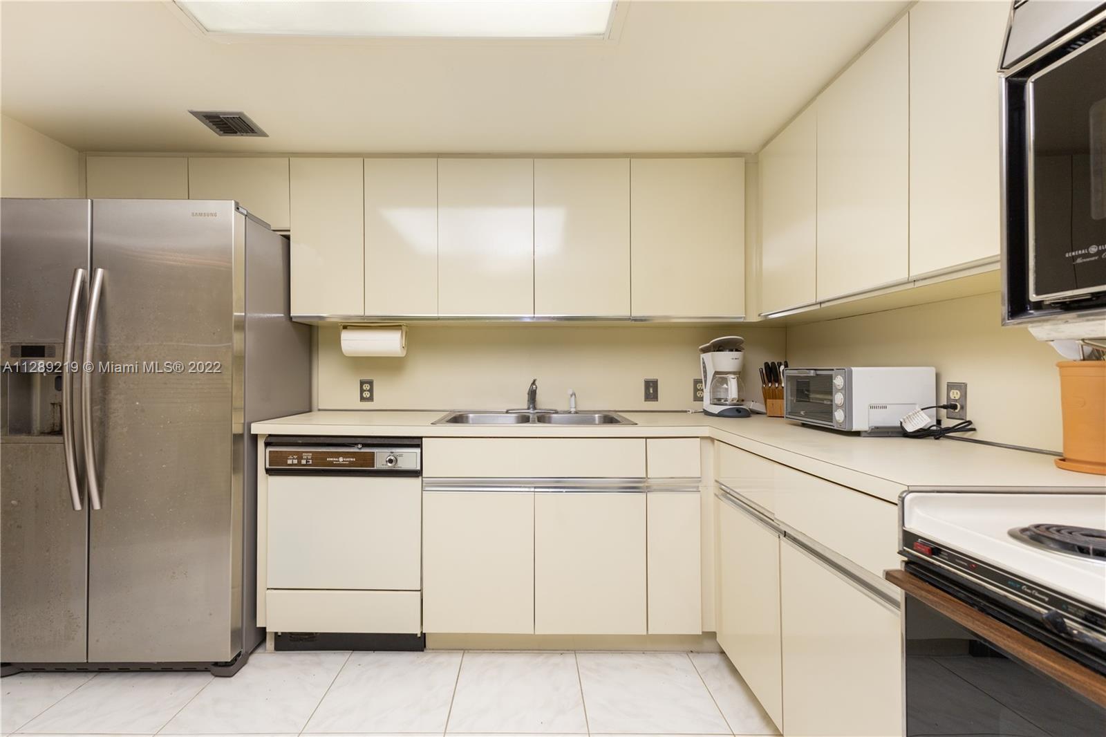 IMPERIAL AT BRICKELL COND - Residential