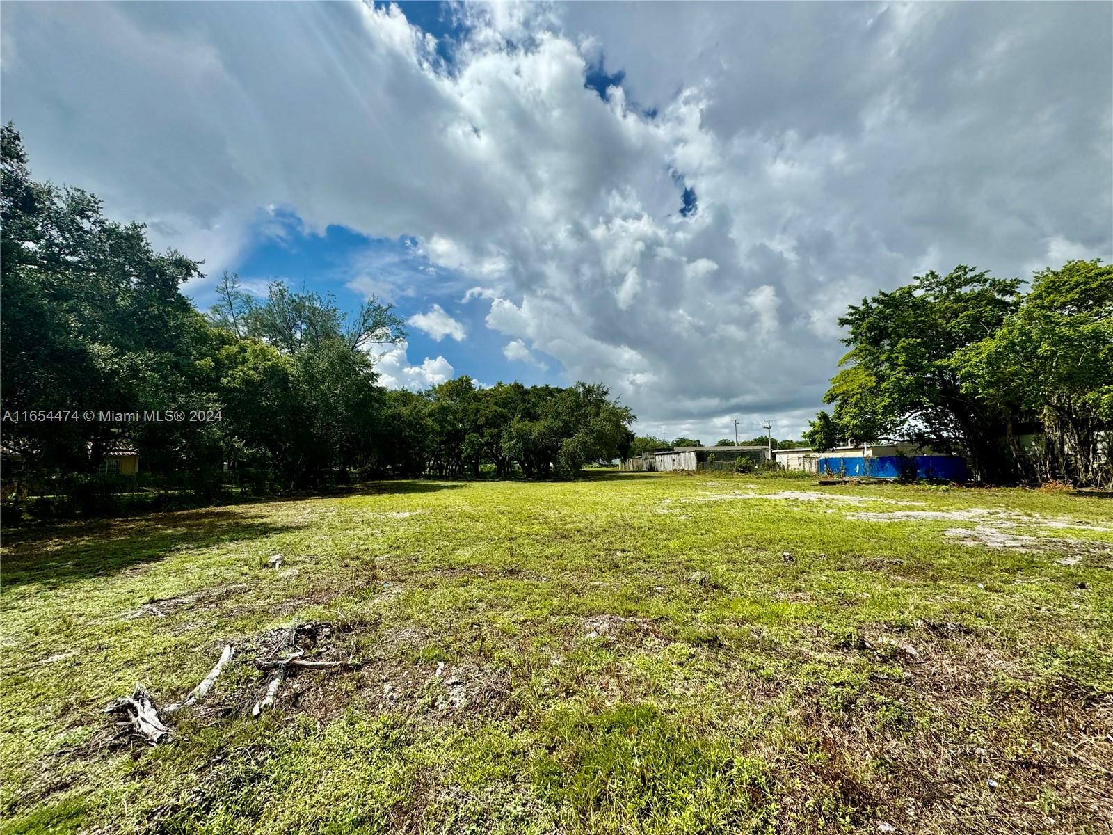 BUNCHE PARK - Land