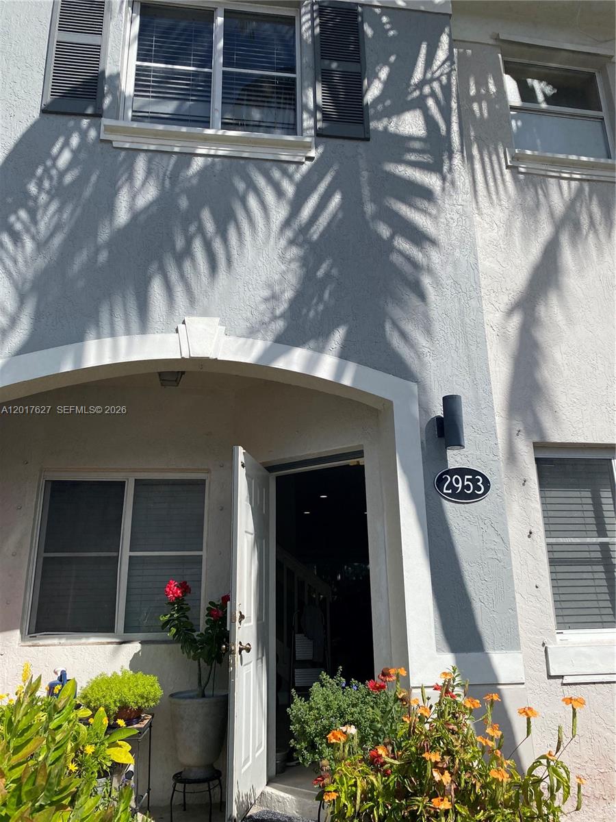 2/2.5 Townhouse at The Venetia Grove,Lovely community with pool and children park,low maintenance,Gated ,The unit featuring tile floors throughout,Patiofenced,washer &Dryer,freshly painted,close to the Publix market.it is vacant