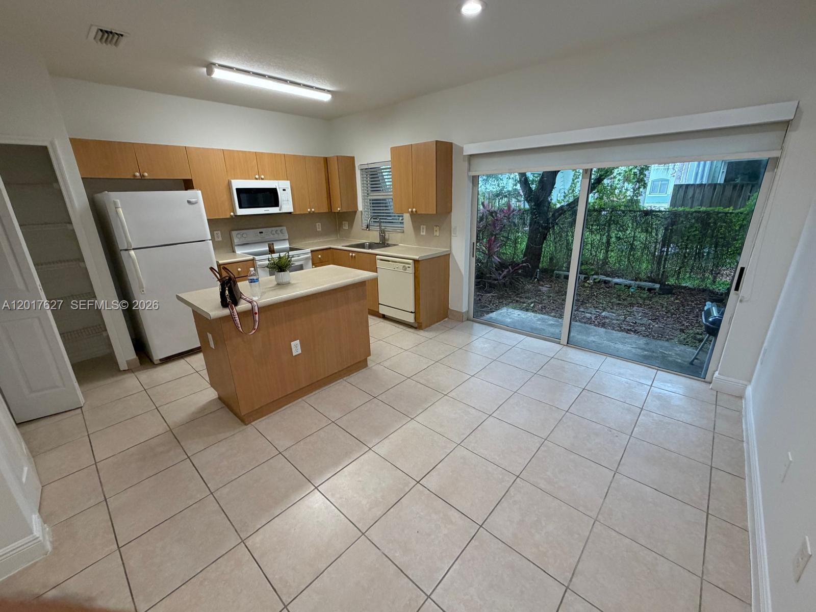 VENETIA GROVE - Residential