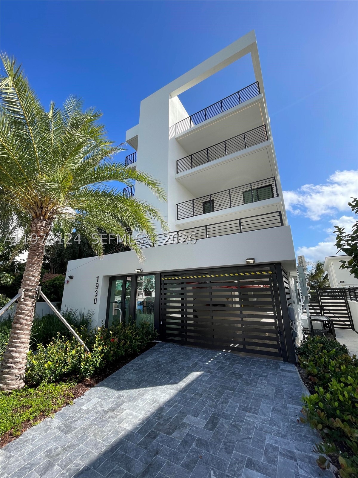ISLE OF NORMANDY MIAMI VI - Residential