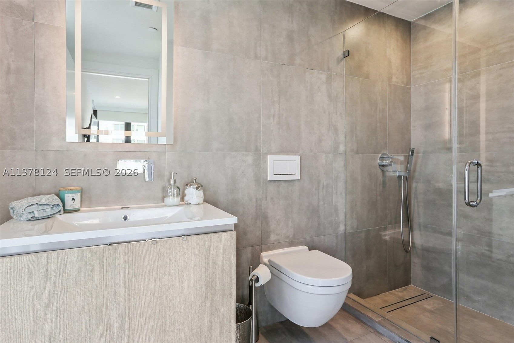 ISLE OF NORMANDY MIAMI VI - Residential