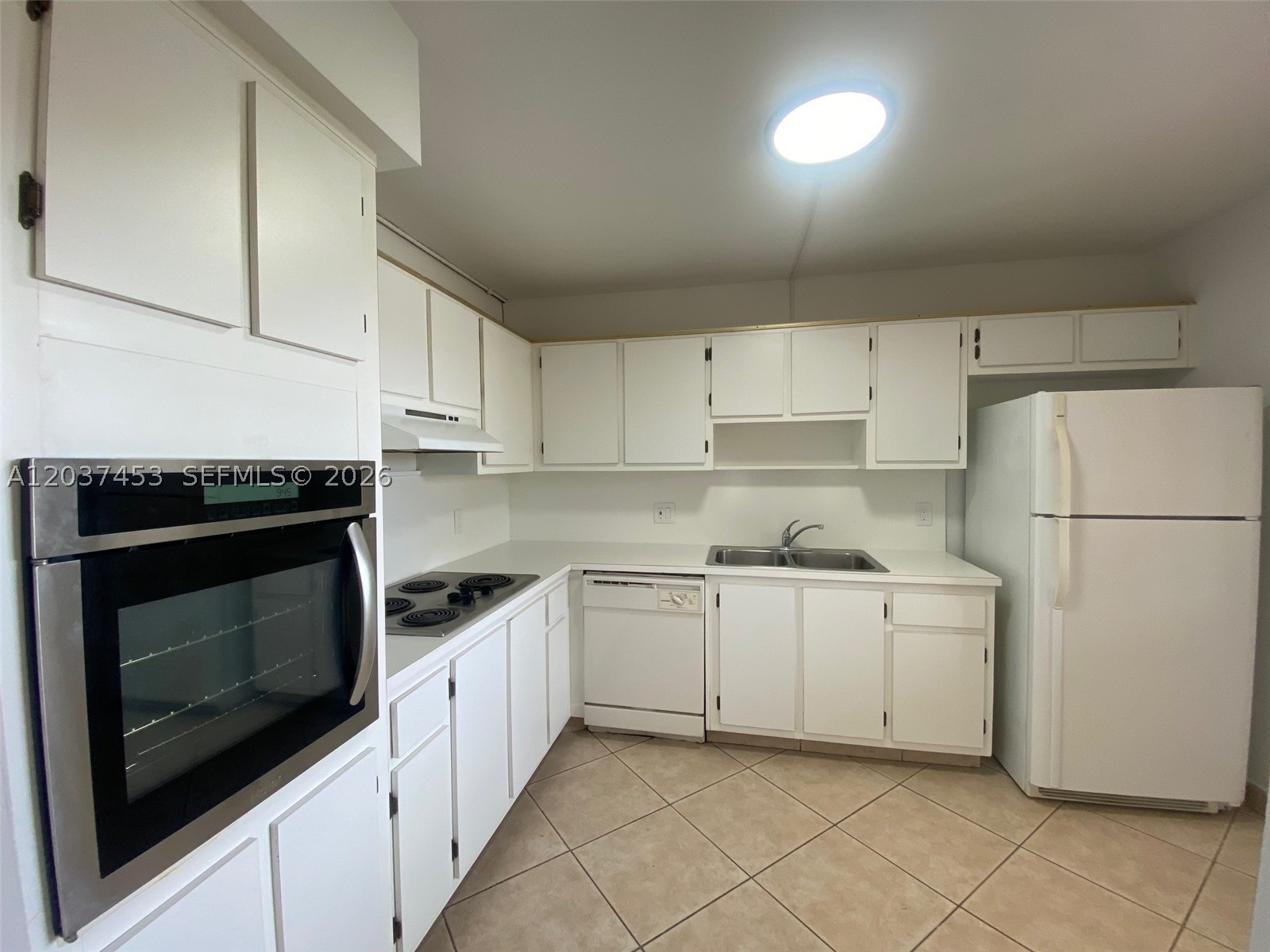 RACQUET CLUB APTS AT BONA - Residential Lease