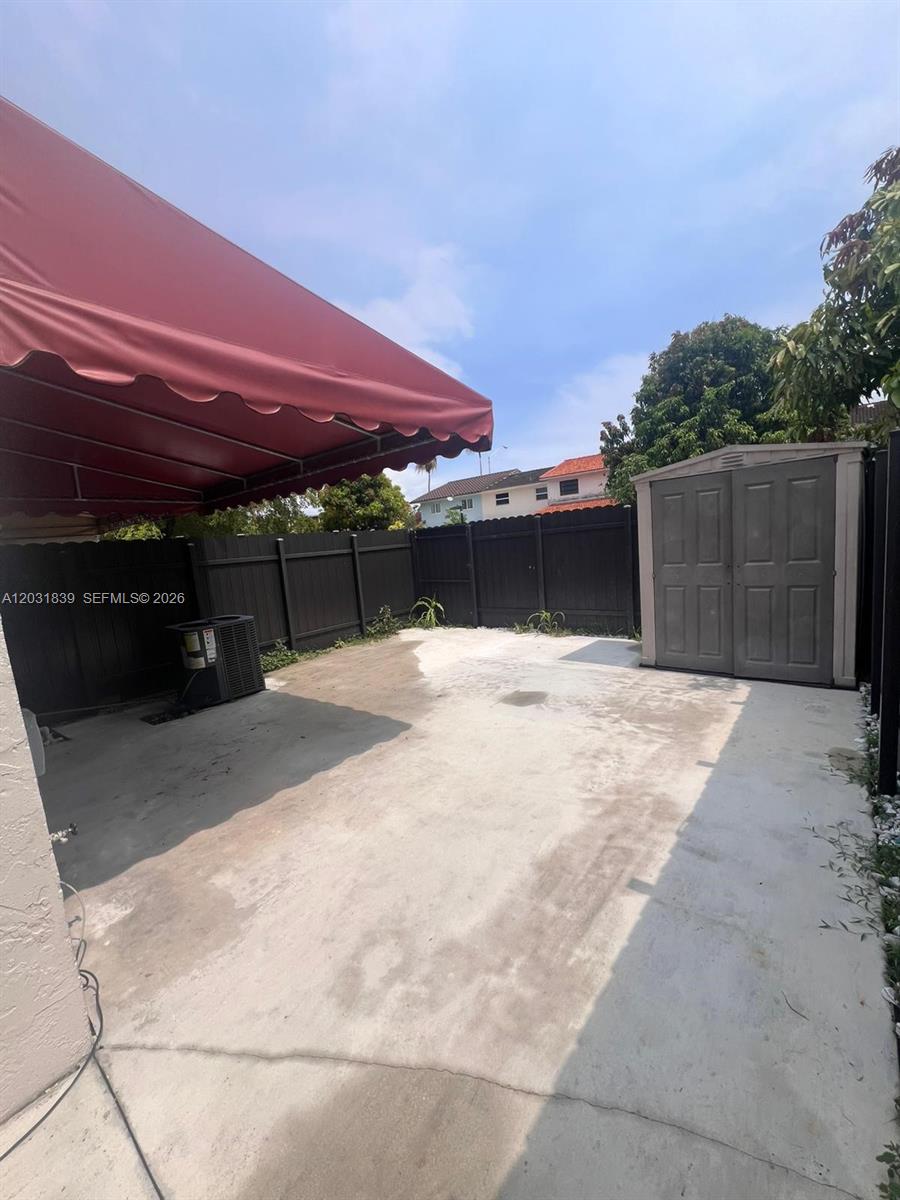 MANGO HILL CONDO #8 - Residential Lease