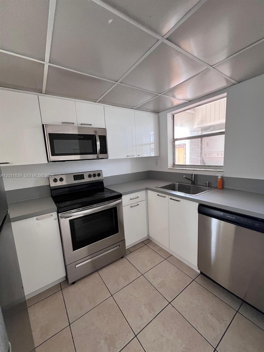 MANGO HILL CONDO #8 - Residential Lease