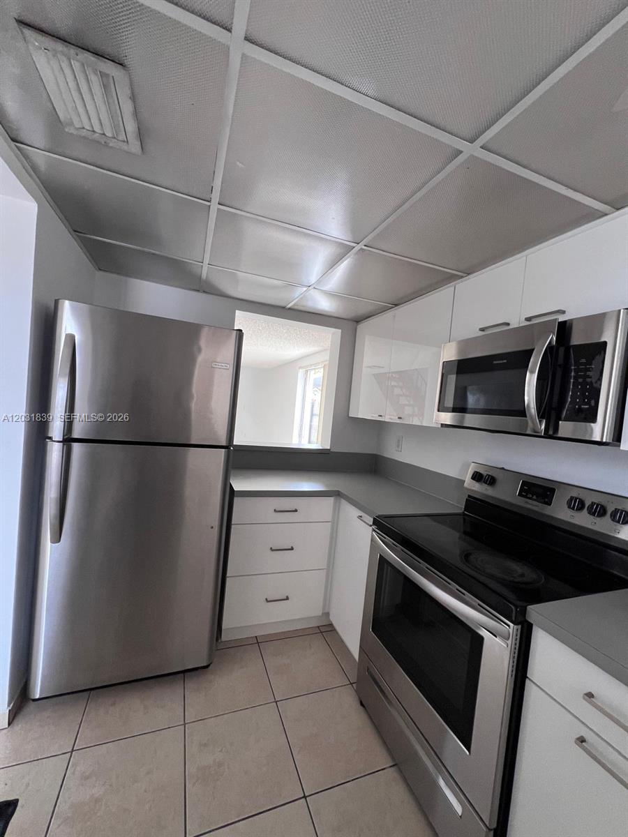 MANGO HILL CONDO #8 - Residential Lease