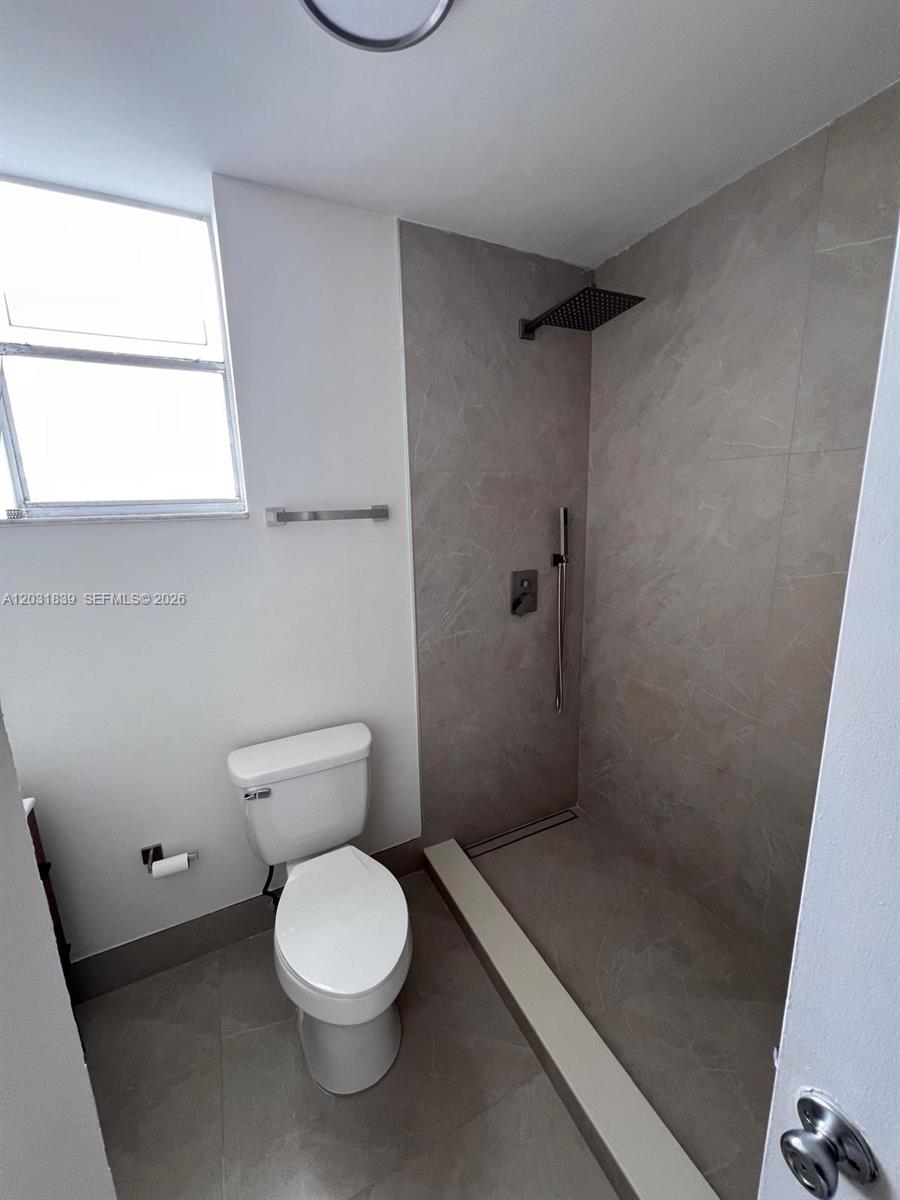MANGO HILL CONDO #8 - Residential Lease