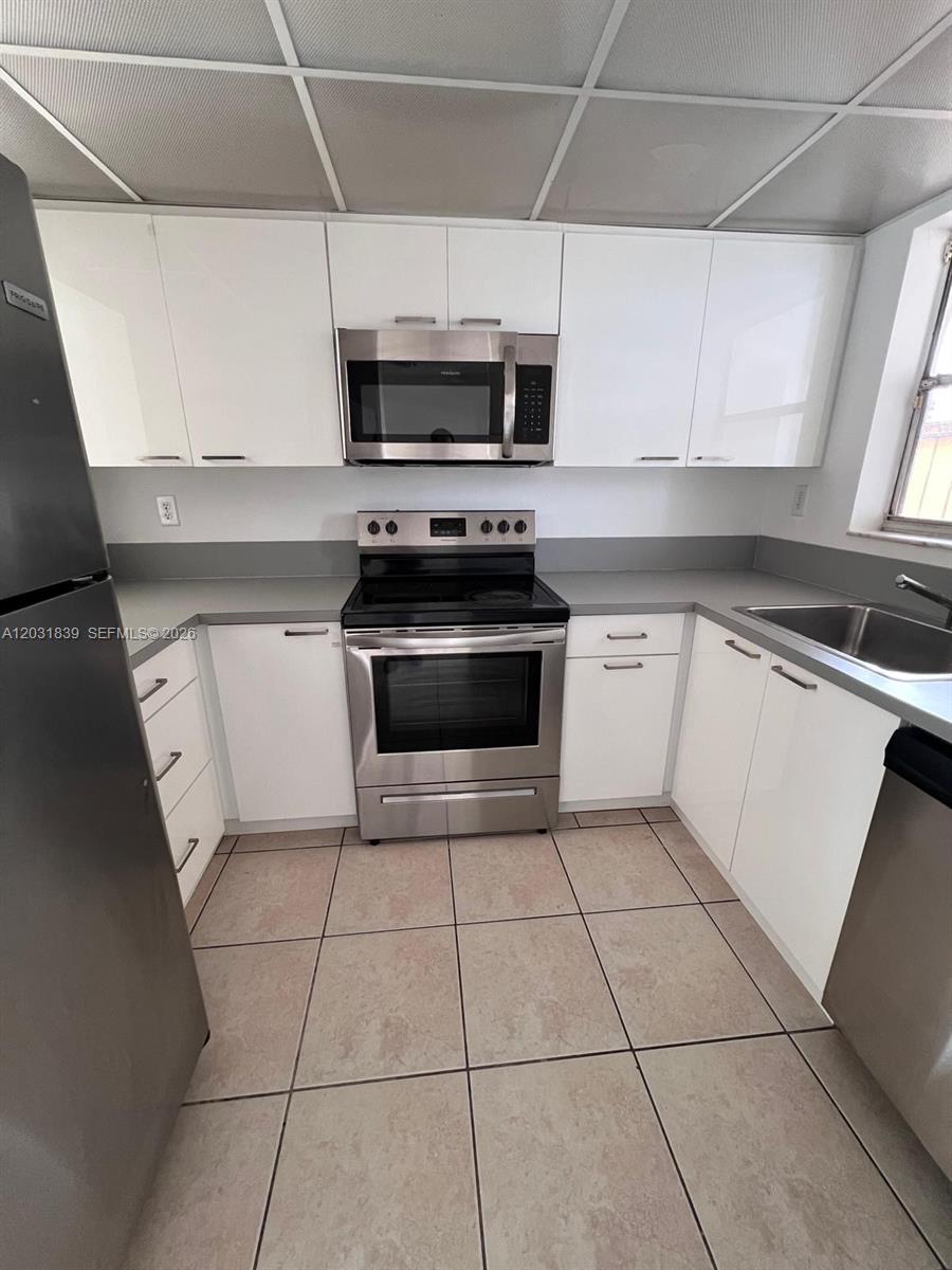 MANGO HILL CONDO #8 - Residential Lease