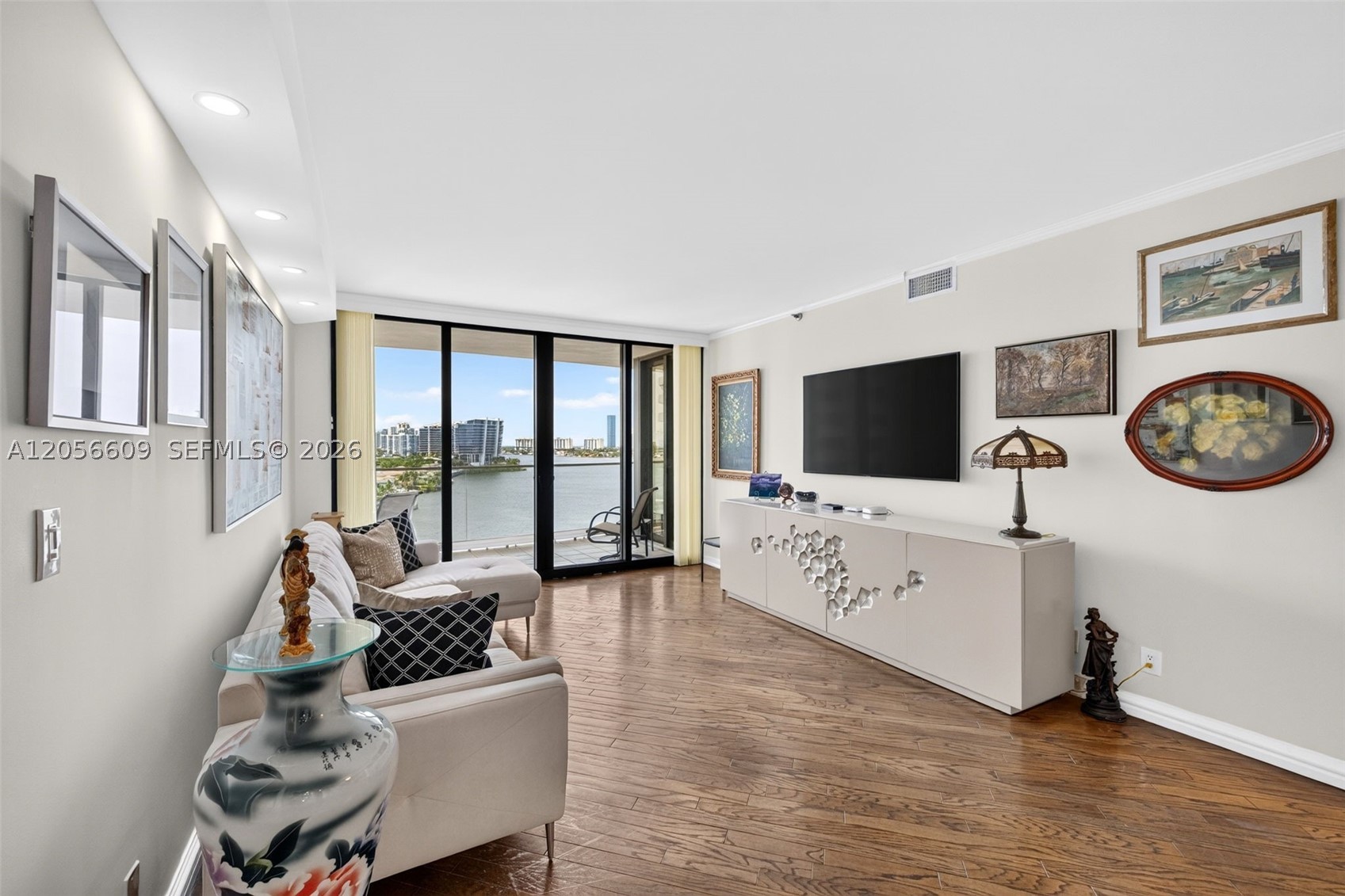 2800 ISL BLVD WILLIAMS IS - Residential