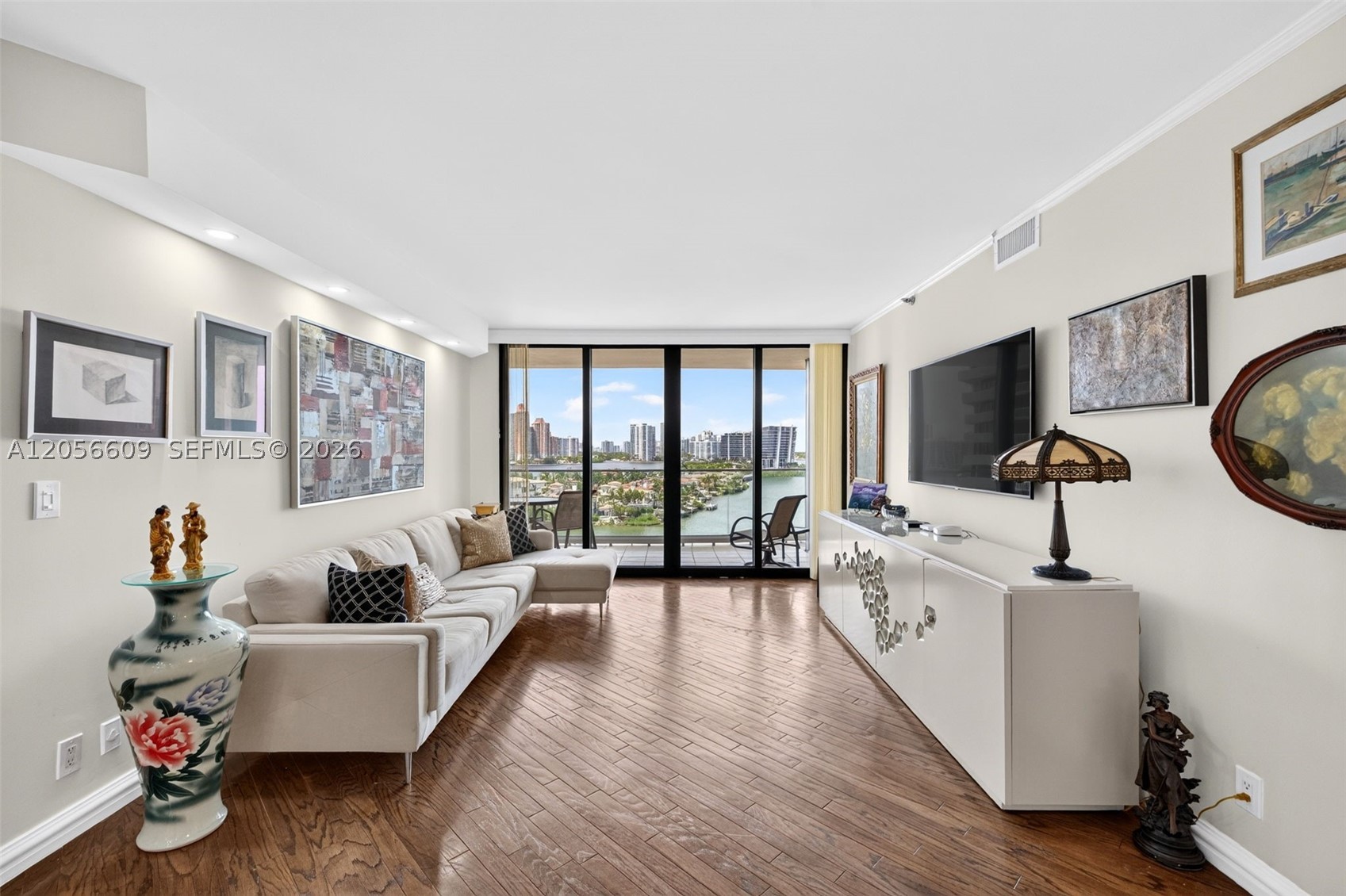 2800 ISL BLVD WILLIAMS IS - Residential
