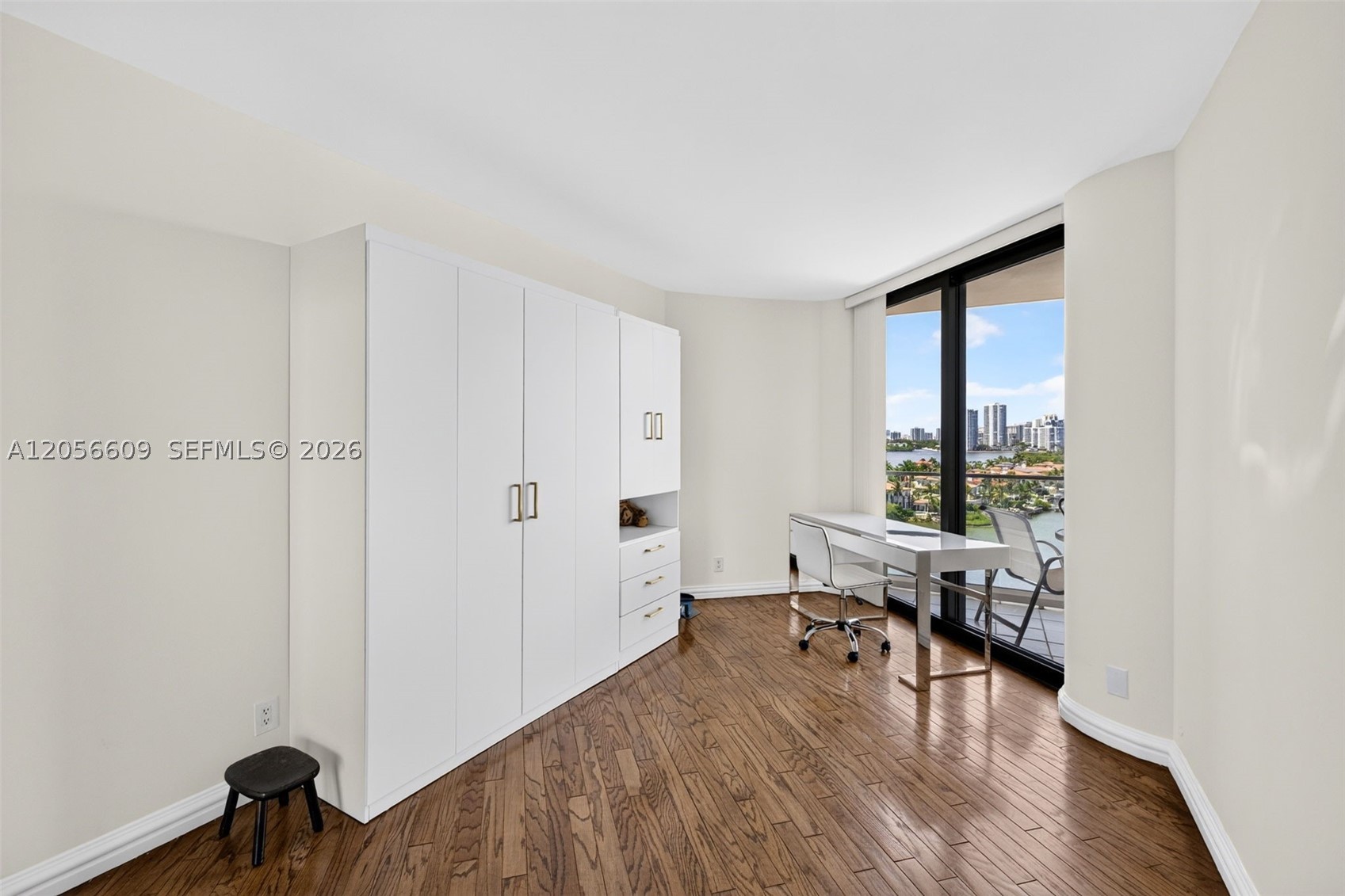 2800 ISL BLVD WILLIAMS IS - Residential