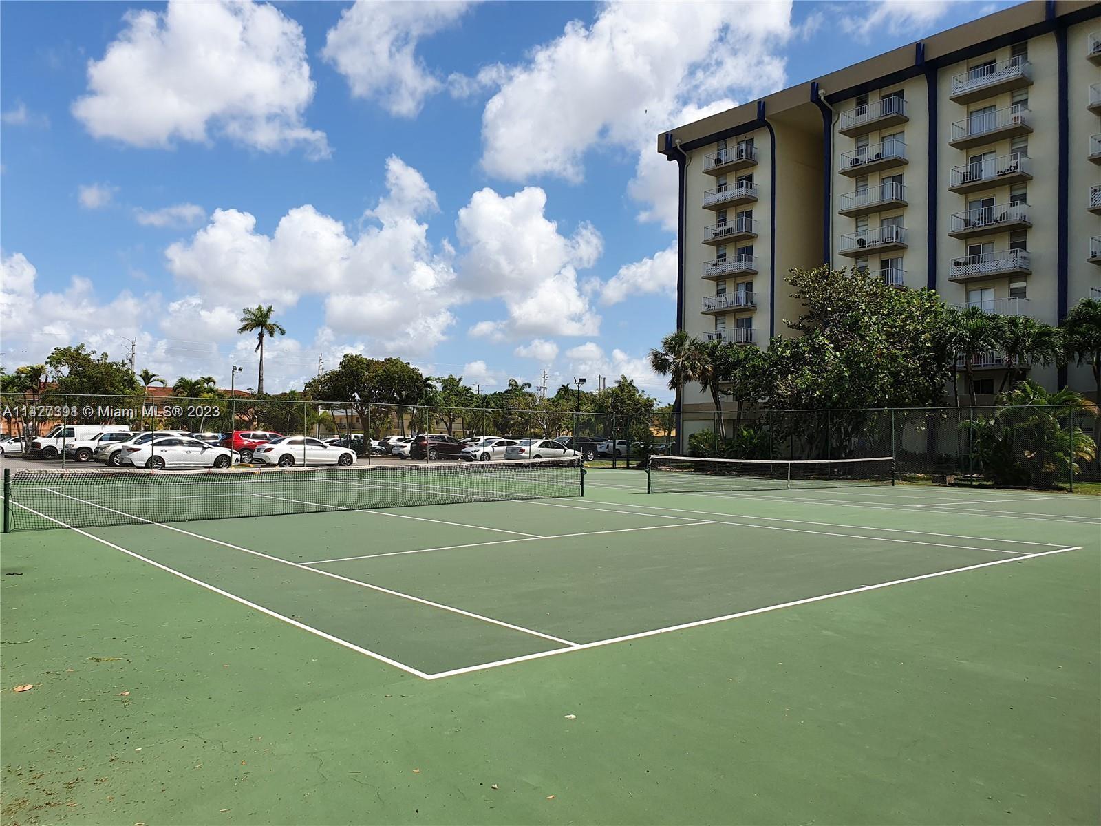 YOLANDA VILLAS CONDO - Residential
